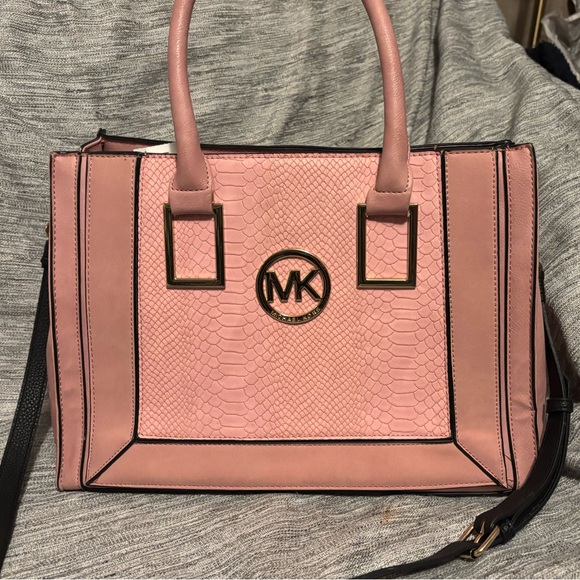 Michael Kors Handbags - Michael Kors Blush Pink Satchel
